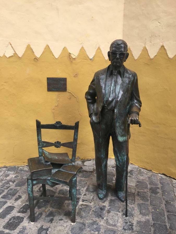 Carlo